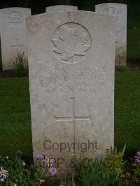 Etaples Military Cemetery - Wansbrough, William Roland
